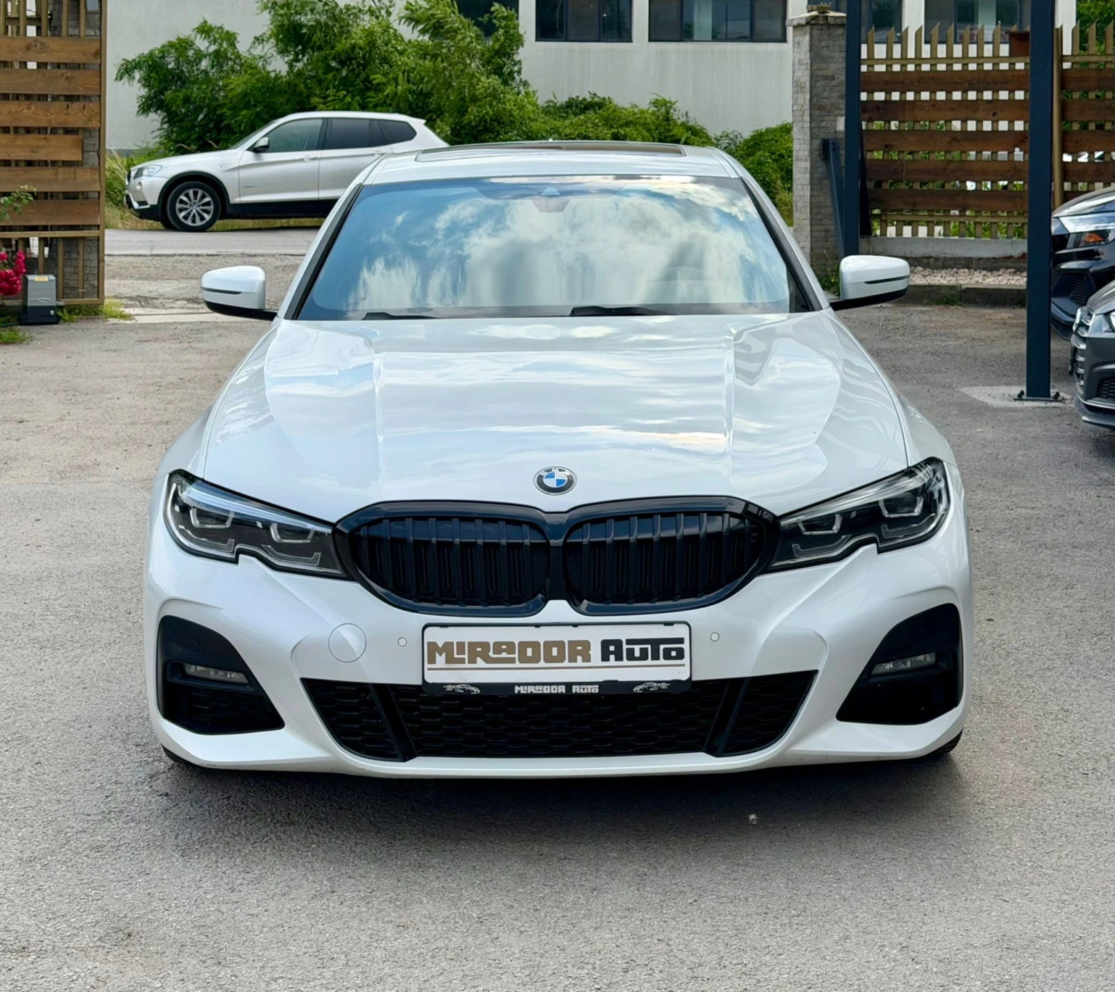 BMW 330 xDrive M-Pack, снимка 3 - Автомобили и джипове - 55015862