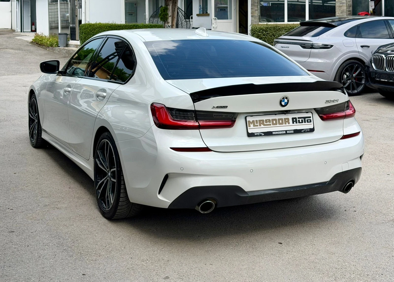 BMW 330 xDrive M-Pack, снимка 7 - Автомобили и джипове - 55015862