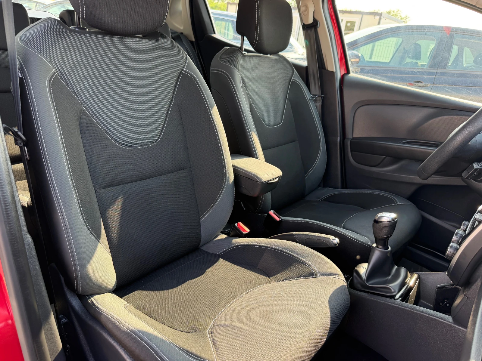 Renault Clio FACELIFT DCI 8V 75 CV STARTESTOP ENERGY INTENS, снимка 10 - Автомобили и джипове - 55407582