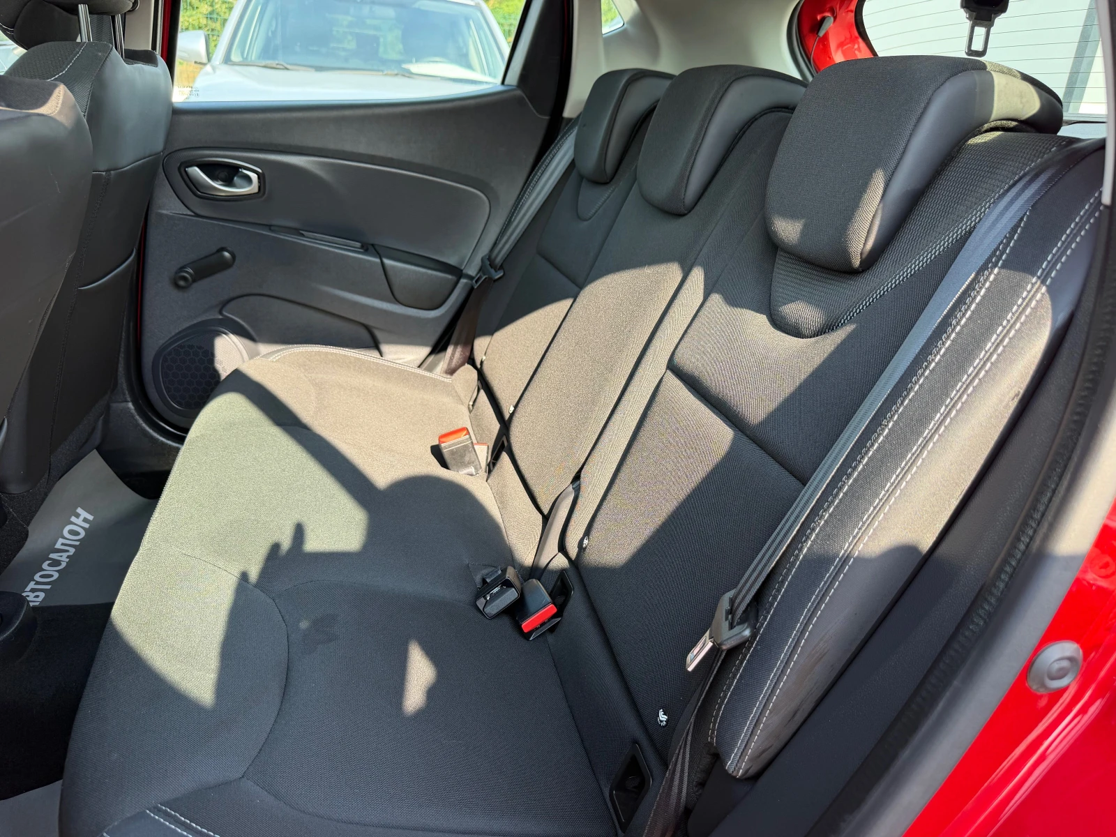 Renault Clio FACELIFT DCI 8V 75 CV STARTESTOP ENERGY INTENS, снимка 11 - Автомобили и джипове - 55407582