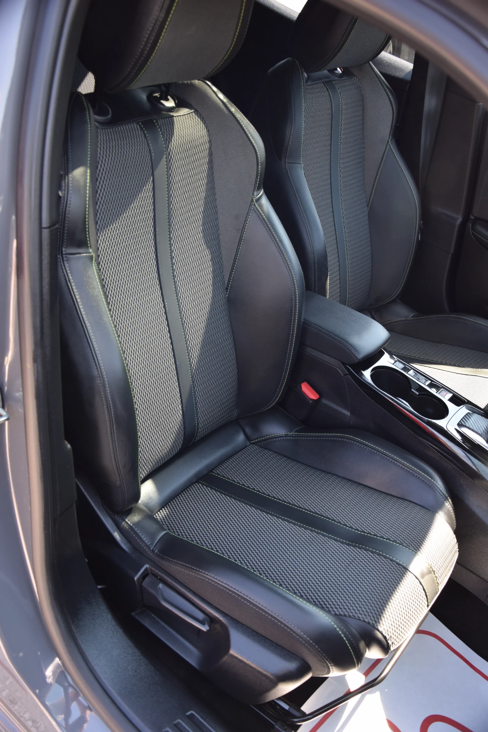 Peugeot 2008 GT 1.2 Hybrid 136 hp | Mobile.bg � ����������� 10