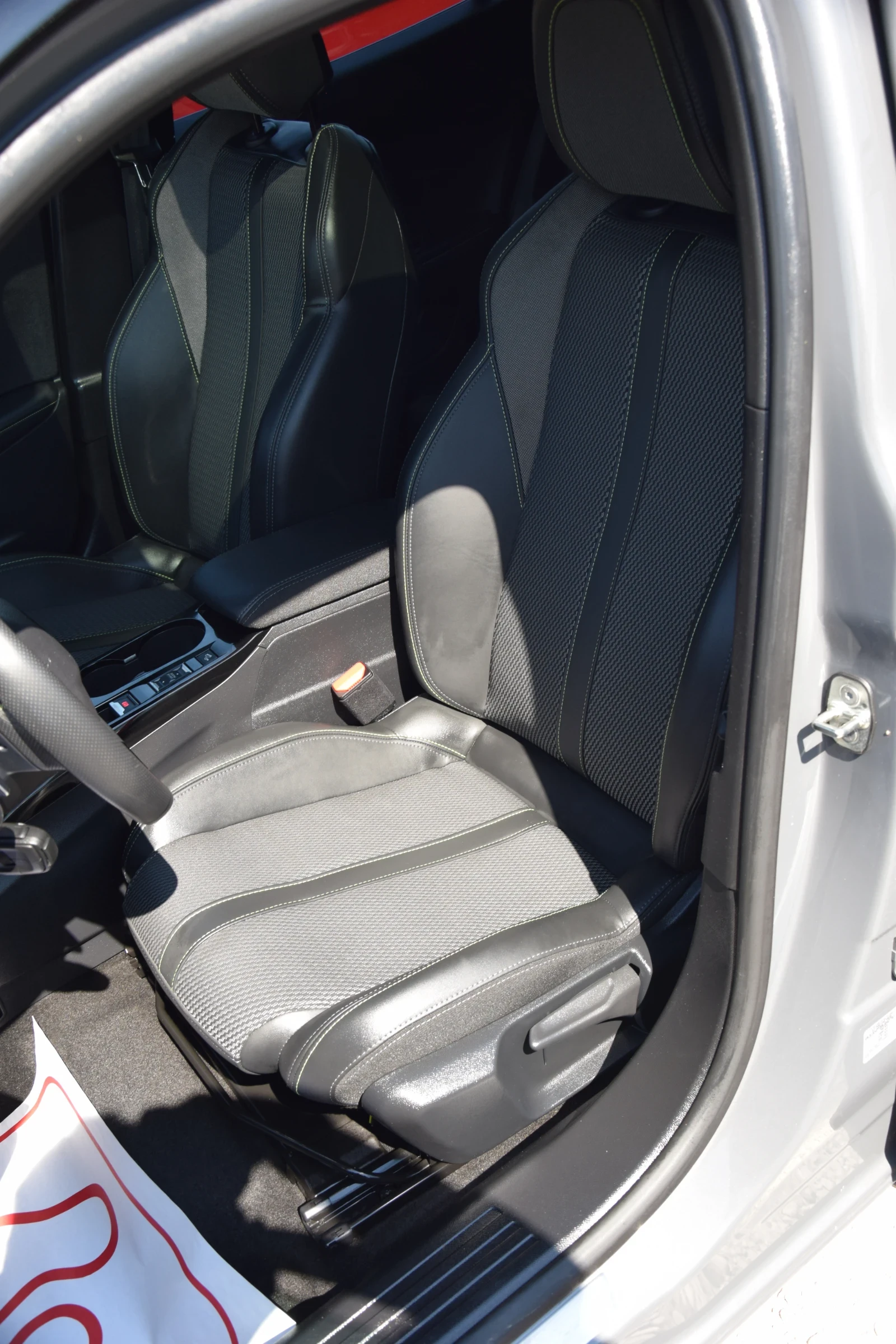 Peugeot 2008 GT 1.2 Hybrid 136 hp | Mobile.bg � ����������� 9