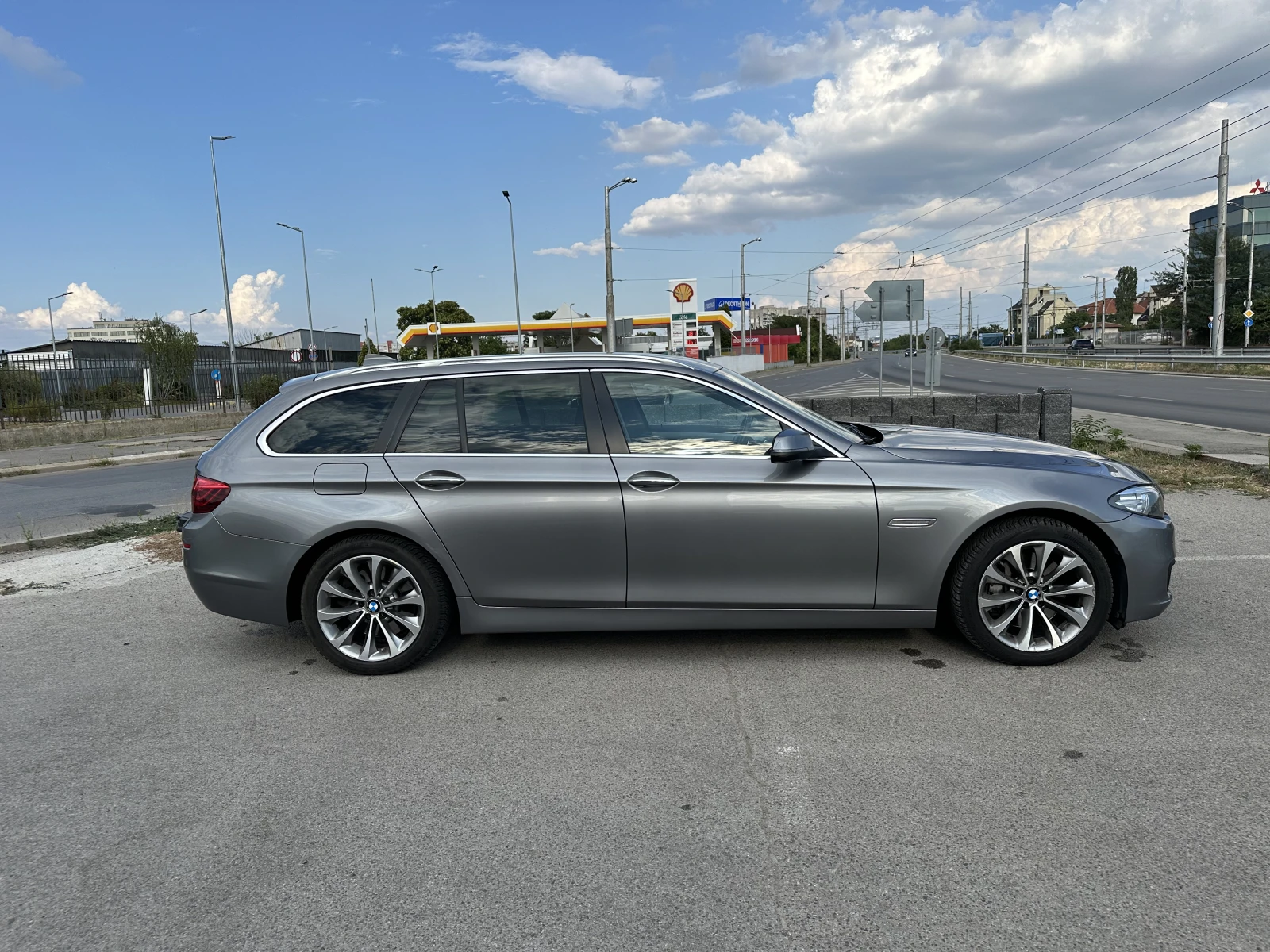 BMW 530 xDrive LCI, снимка 4 - Автомобили и джипове - 55606776