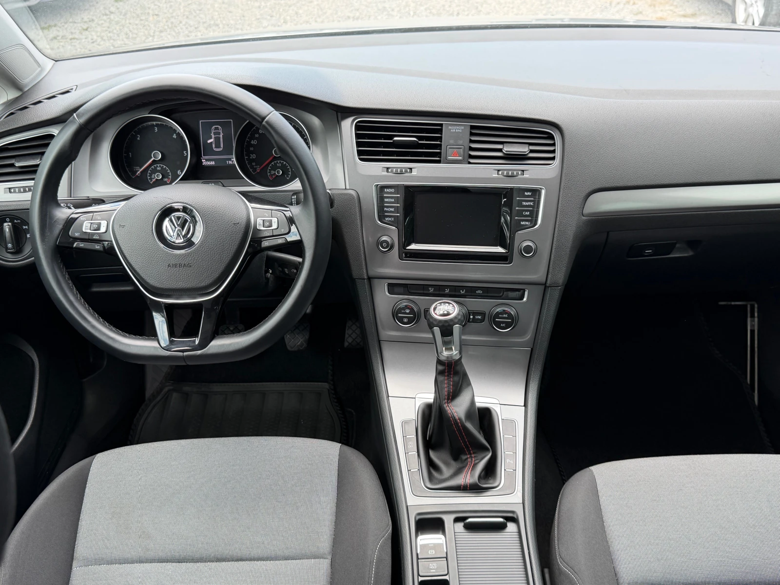 VW Golf Barter , снимка 11 - Автомобили и джипове - 55731589