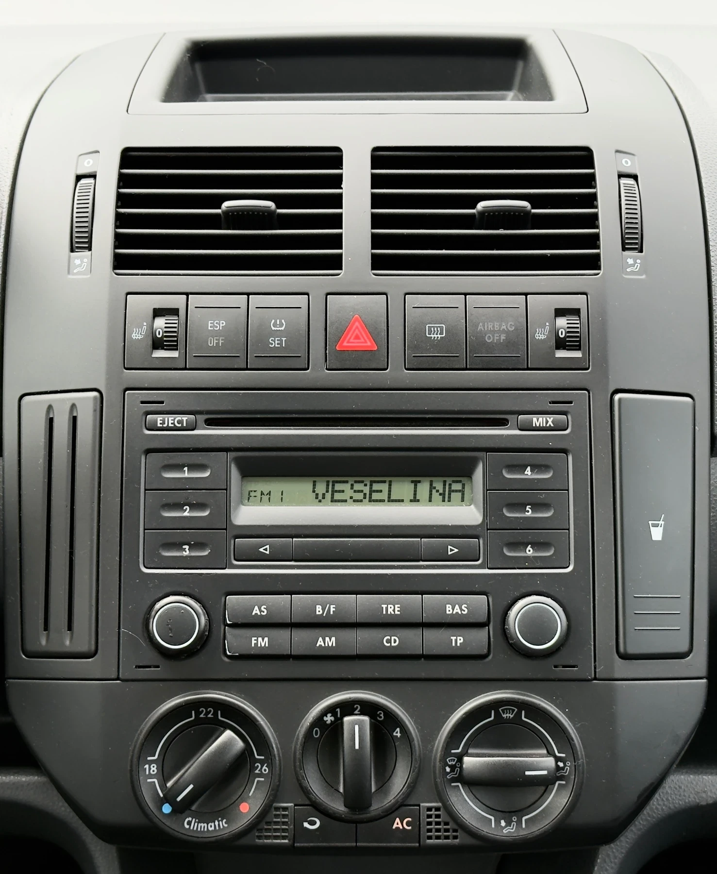 VW Polo 1.4i КЛИМАТИК, снимка 12 - Автомобили и джипове - 56090928