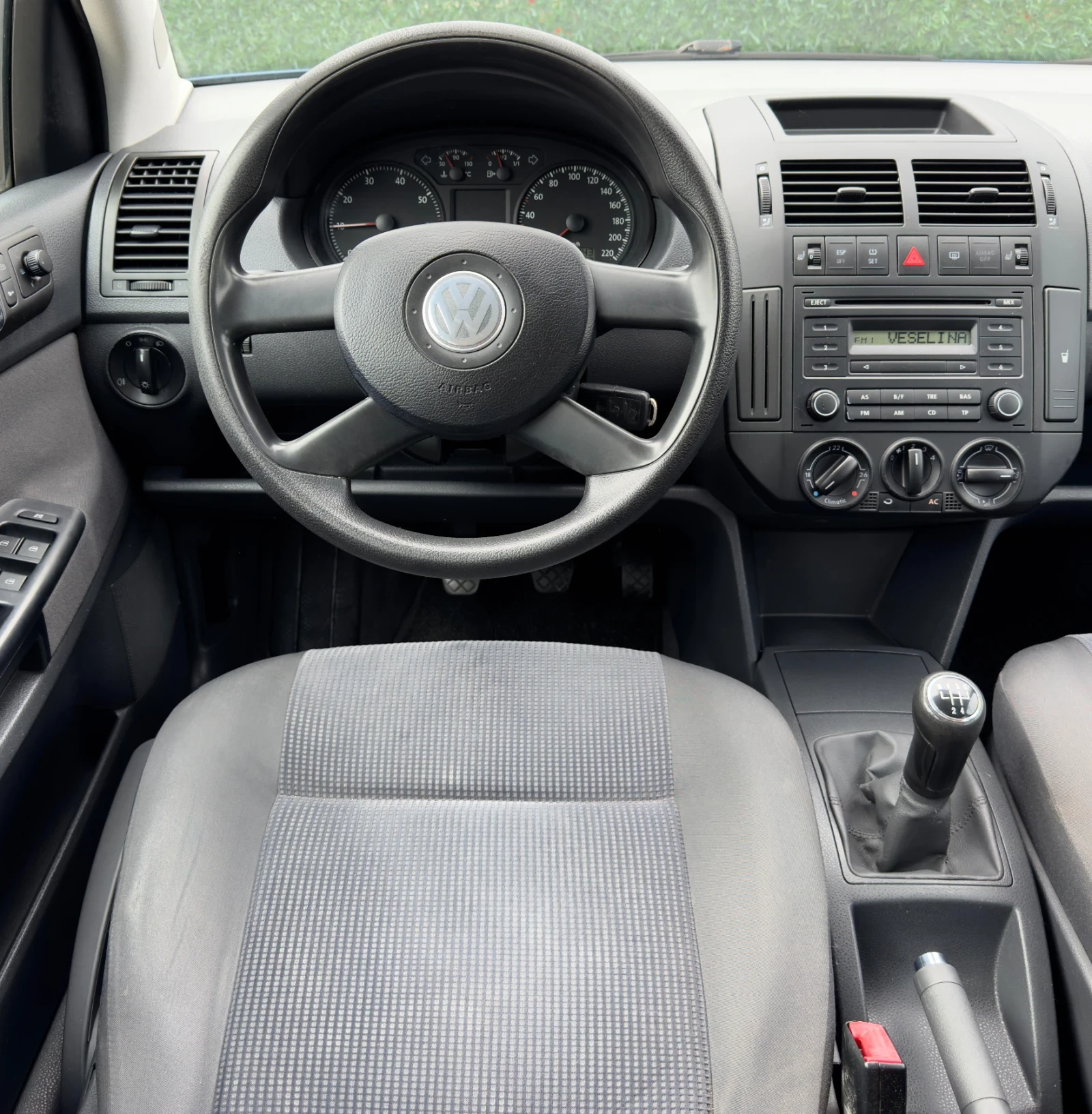 VW Polo 1.4i КЛИМАТИК, снимка 10 - Автомобили и джипове - 56090928