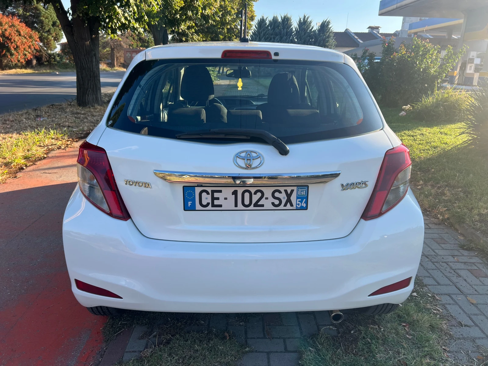 Toyota Yaris 1.4 d-4D NAVI* CLIMA* CAMERA, снимка 7 - Автомобили и джипове - 56129123
