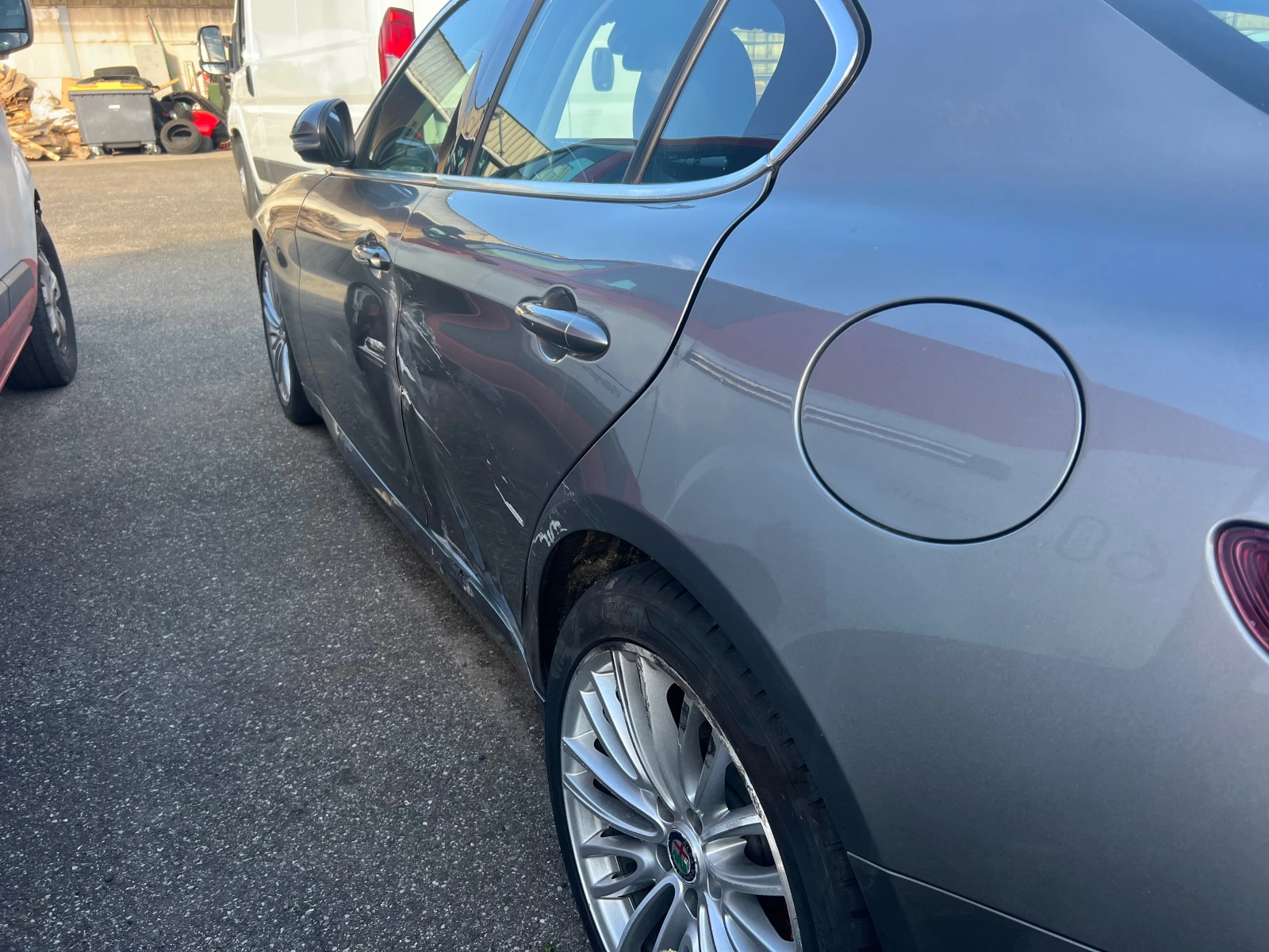 Alfa Romeo Giulia 2.2d Mjet NAVI * CLIMA, снимка 5 - Автомобили и джипове - 56228956