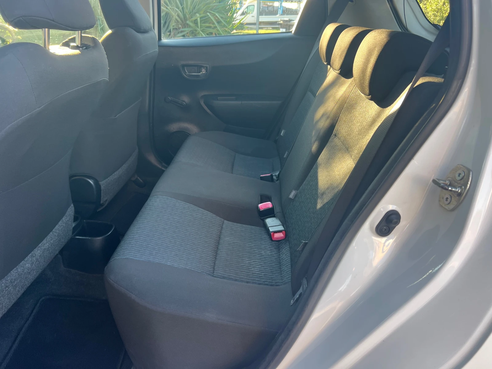 Toyota Yaris 1.4 d-4D NAVI* CLIMA* CAMERA, снимка 12 - Автомобили и джипове - 56129123