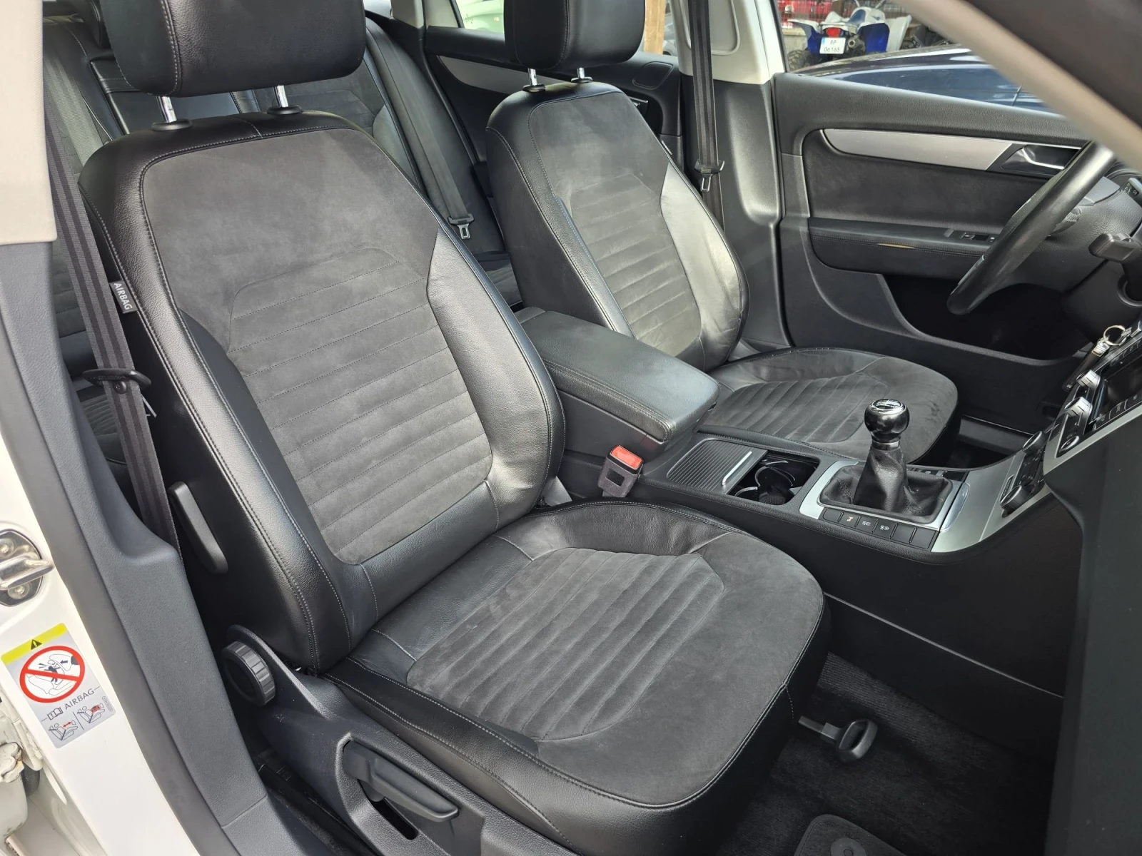 VW Passat 2.0TDI H-LINE , снимка 7 - Автомобили и джипове - 56253907