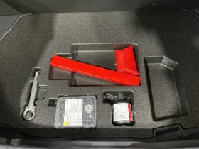 Toyota C-HR 1.8L Hybrid Dynamic e-CVT Navi, снимка 13