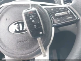 Kia Sportage LX, Налична сервизна , Минимална щета! - [16] 