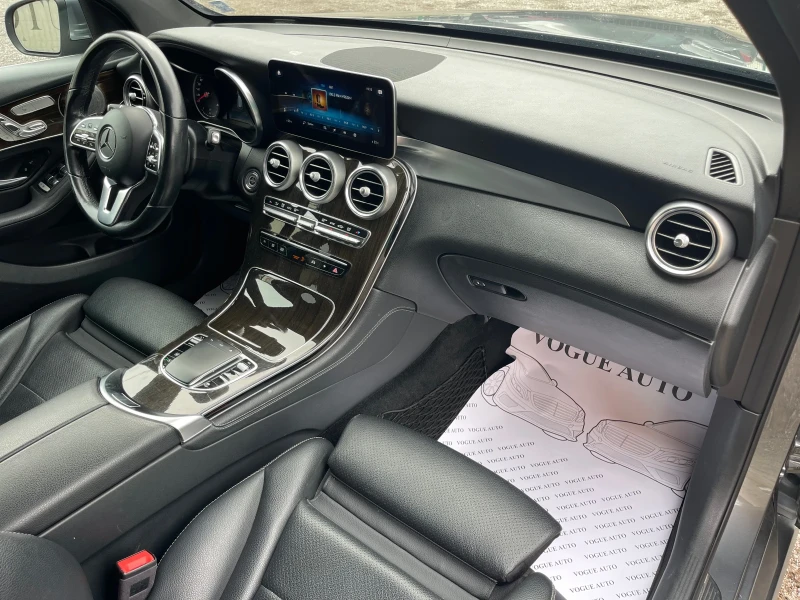 Mercedes-Benz GLC 300 AMG* Pano* Memory* Keyless* Burmester, снимка 11 - Автомобили и джипове - 47282541