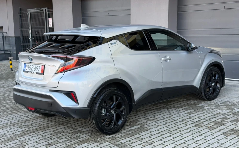 Toyota C-HR 1.8 hybrid ГАРАНЦИА!! Distronic / Keyless / Navi , снимка 4 - Автомобили и джипове - 52691644