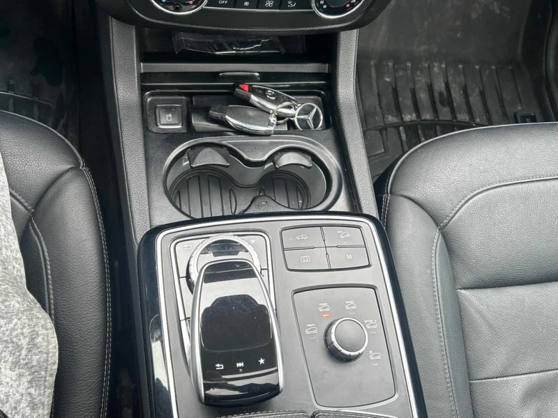 Mercedes-Benz GLE * AMG 43 * CARFAX * БЕЗ ПЪРВОНАЧАЛНА ВНОСКА, снимка 10 - Автомобили и джипове - 52852144