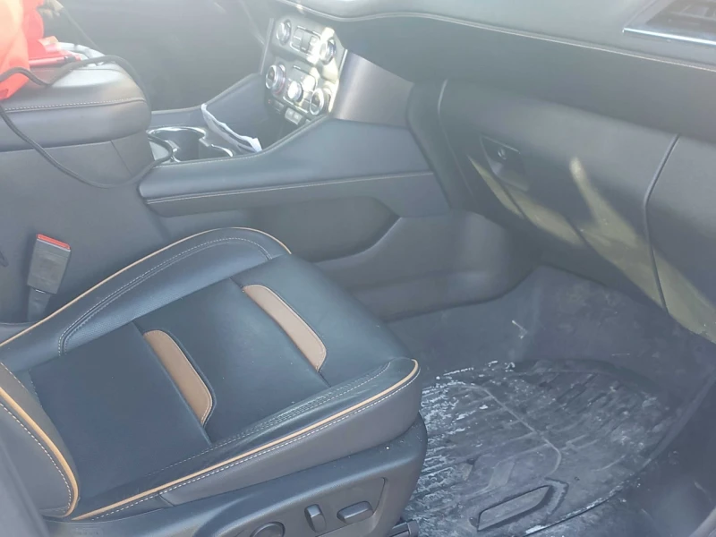 Gmc Yukon CARFAX* АВТОФИНАНСИРАНЕ* БЕЗ ПЪРВОНАЧАЛНА ВНОСКА* , снимка 13 - Автомобили и джипове - 52952072