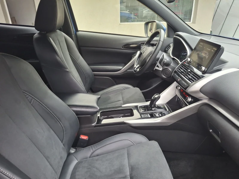 Mitsubishi Eclipse Cross 2.4 4x4 plug-in, снимка 12 - Автомобили и джипове - 53416428