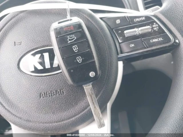 Kia Sportage LX, Налична сервизна , Минимална щета!, снимка 15 - Автомобили и джипове - 48743481