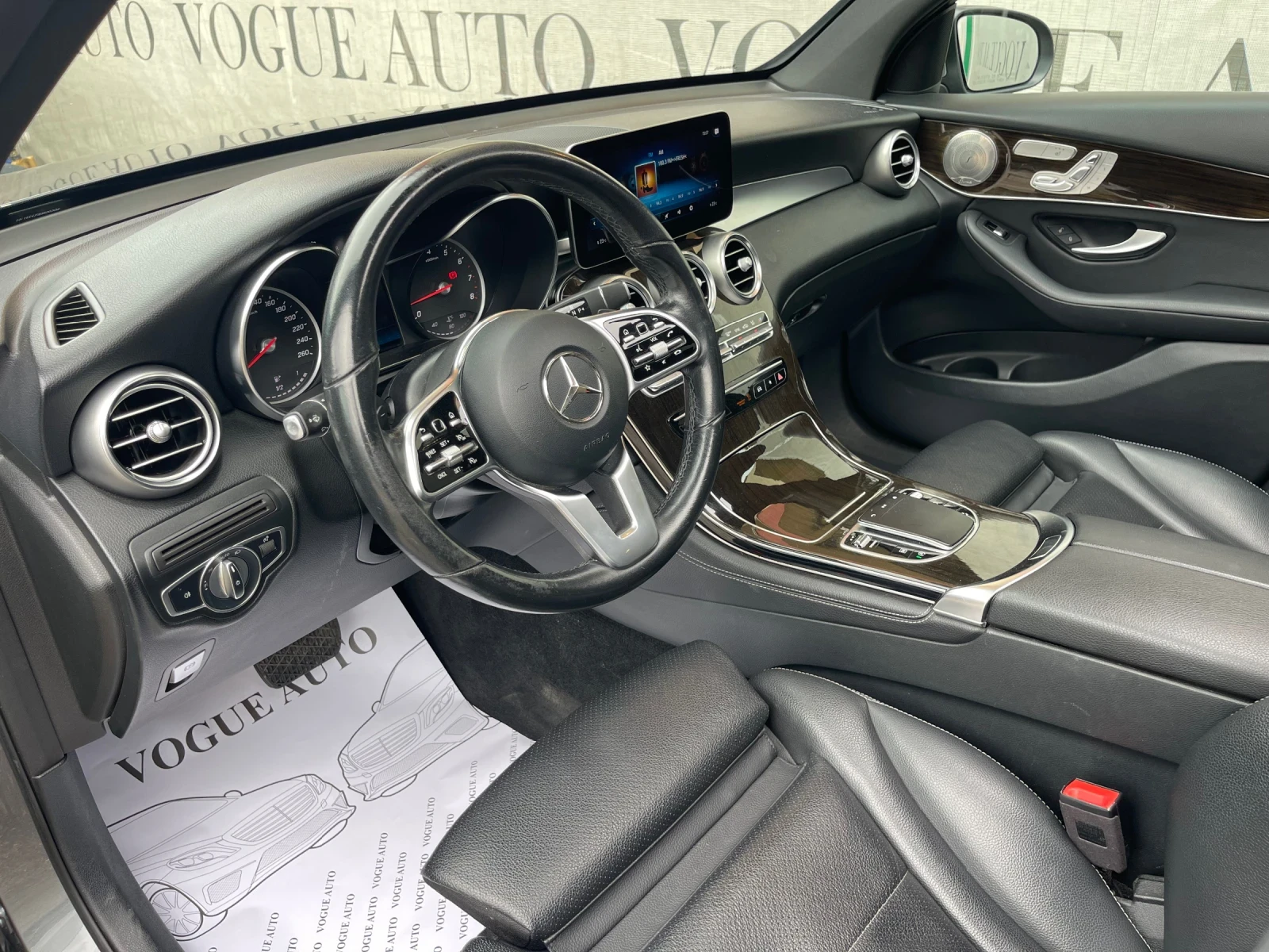 Mercedes-Benz GLC 300 AMG* Pano* Memory* Keyless* Burmester - изображение 9