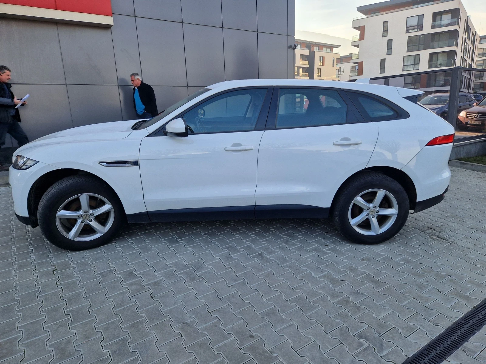 Jaguar F-PACE  - изображение 10