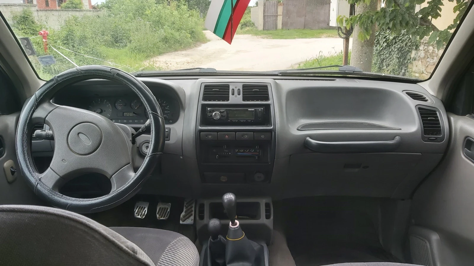 Nissan Terrano 2.4 - изображение 6
