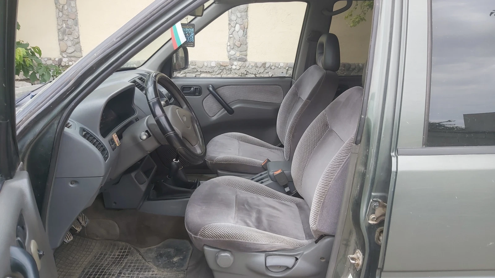 Nissan Terrano 2.4 - изображение 9
