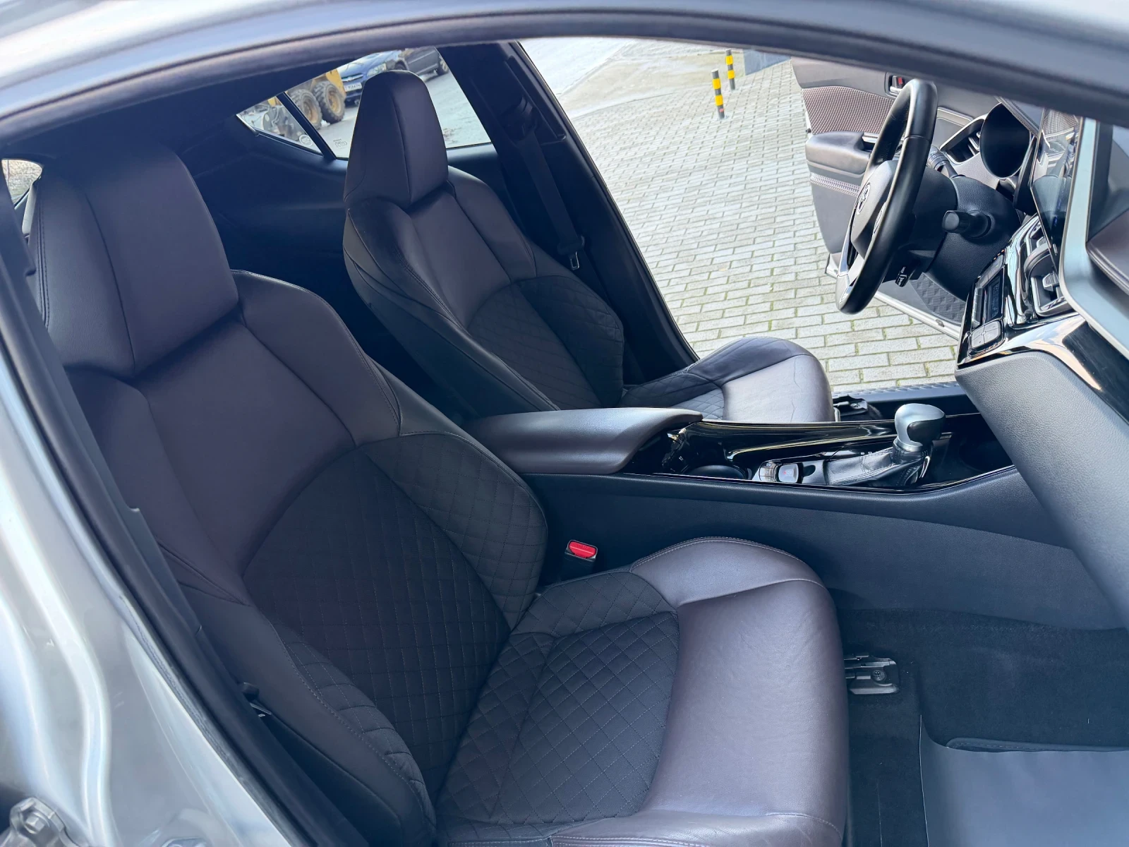 Toyota C-HR 1.8 hybrid !! Distronic / Keyless / Navi  | Mobile.bg   14