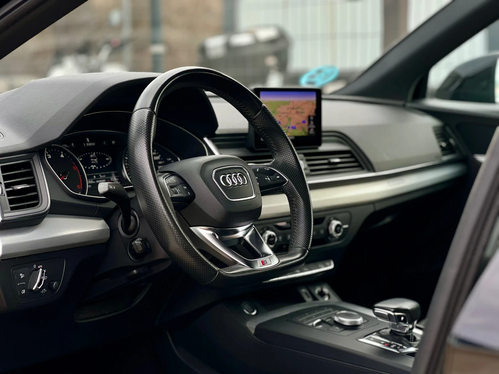 Audi Q5, снимка 8 - Автомобили и джипове - 53710201