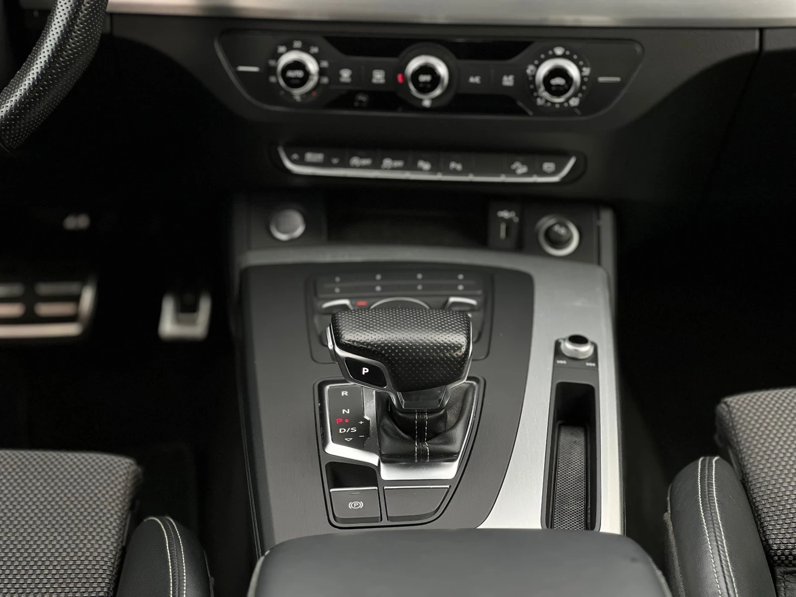 Audi Q5, снимка 12 - Автомобили и джипове - 53710201