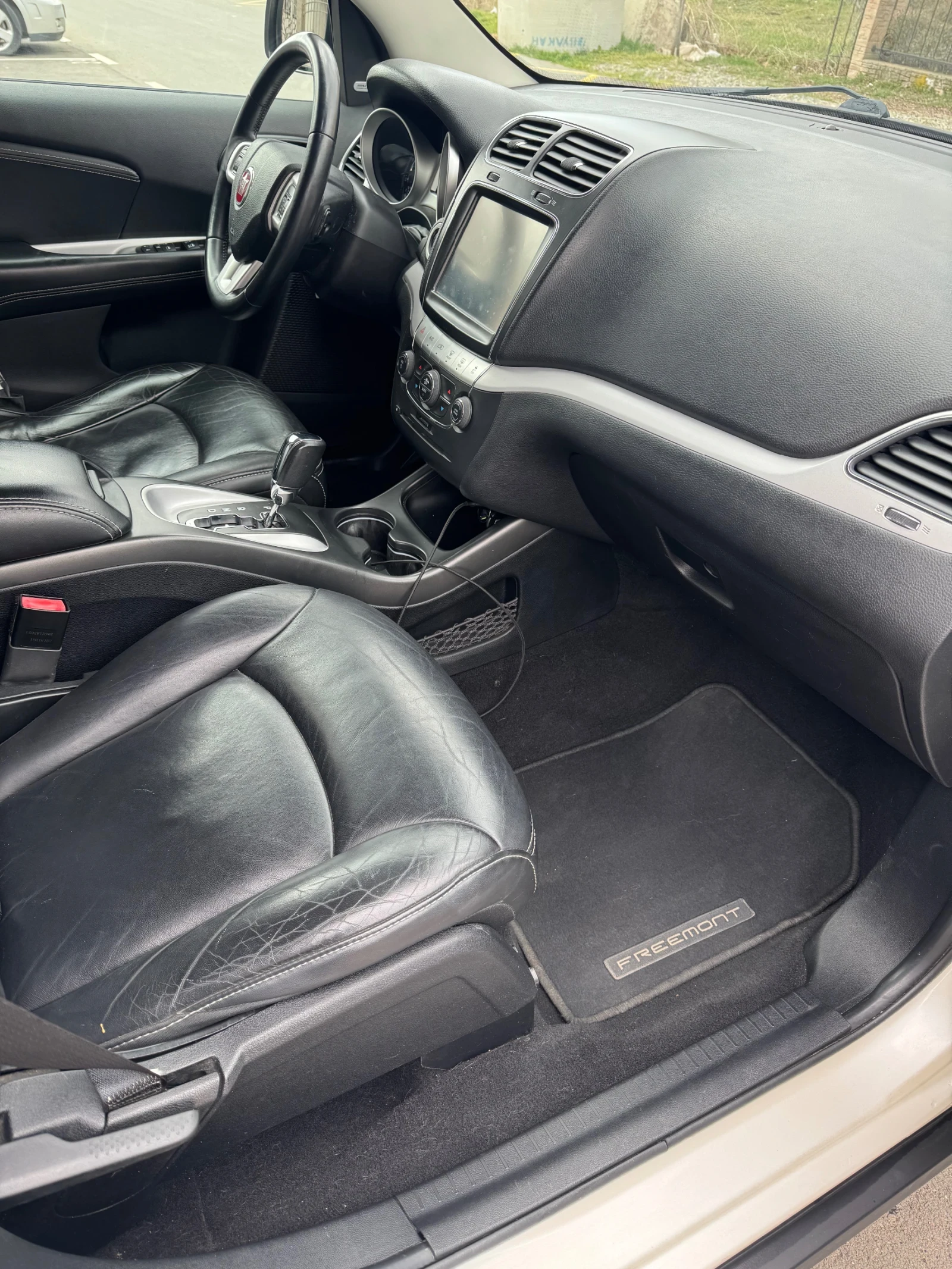 Fiat Freemont 2.0 jtd 4x4, снимка 13 - Автомобили и джипове - 53783820