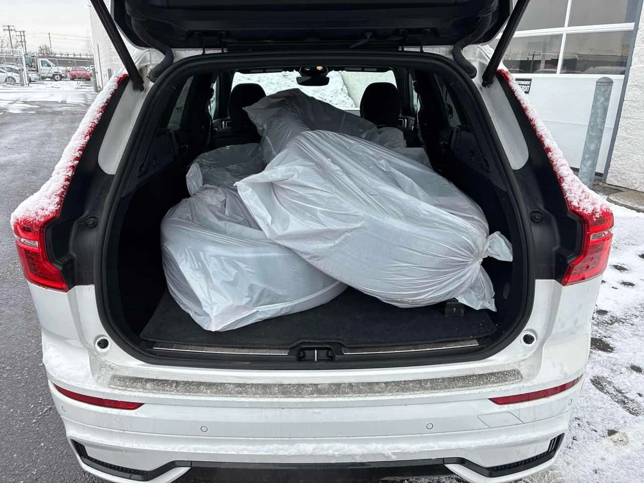 Volvo XC60 R Design  CARFAX, снимка 15 - Автомобили и джипове - 53977621