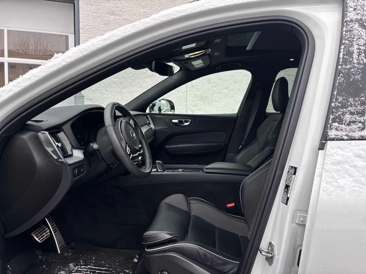 Volvo XC60 R Design  CARFAX, снимка 13 - Автомобили и джипове - 53977621