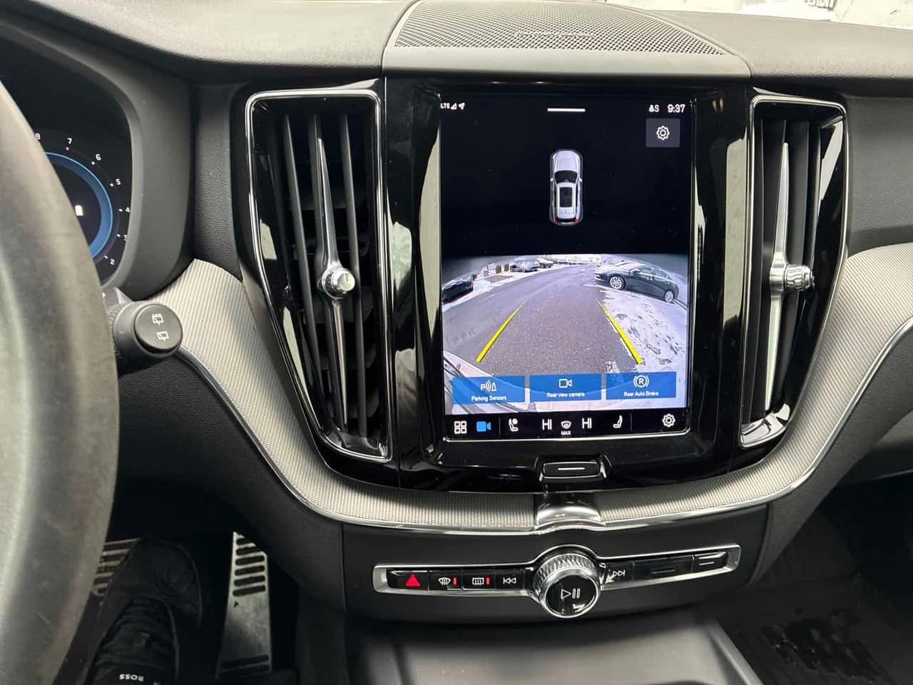 Volvo XC60 R Design  CARFAX, снимка 9 - Автомобили и джипове - 53977621