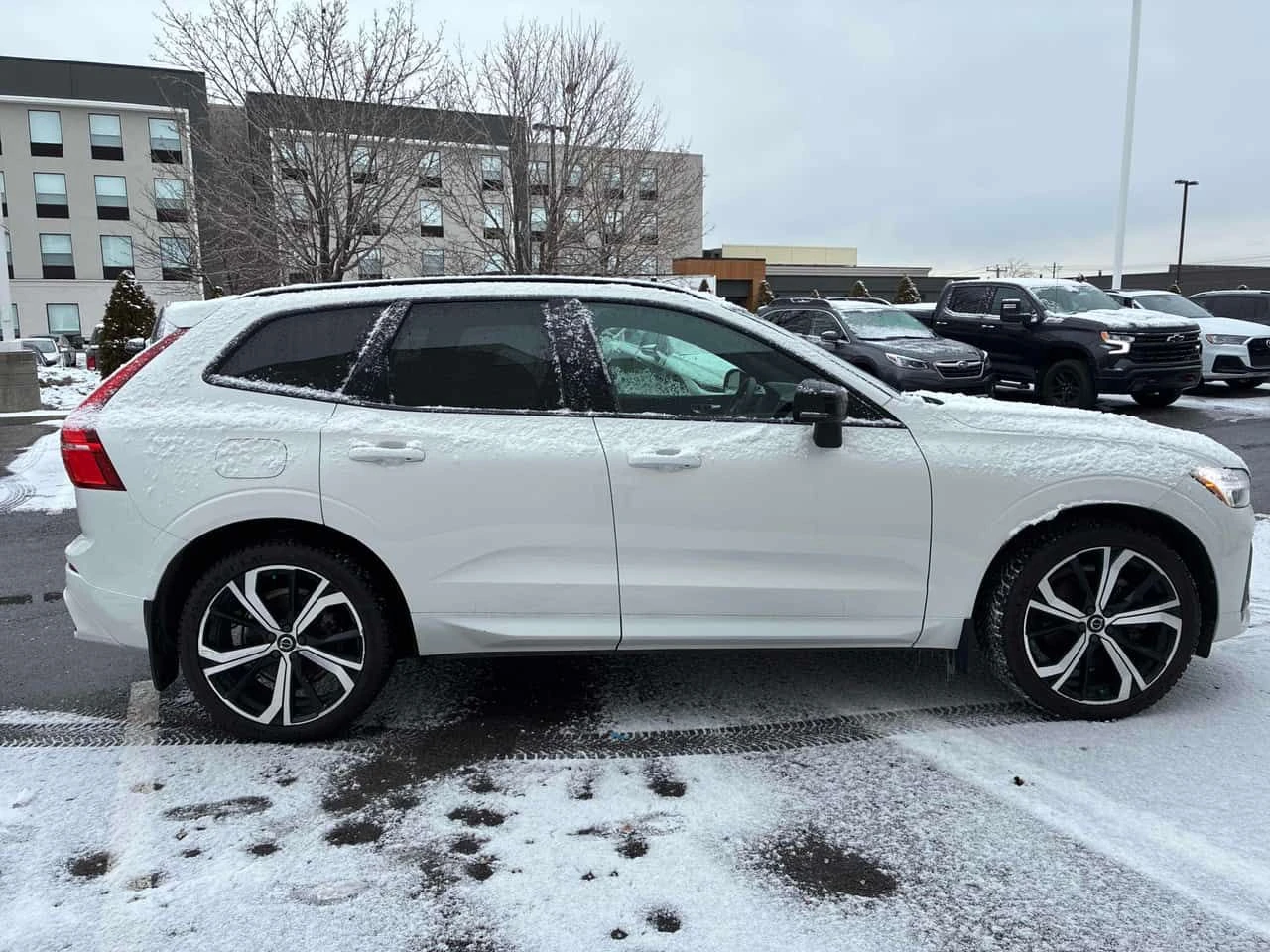 Volvo XC60 R Design  CARFAX, снимка 3 - Автомобили и джипове - 53977621