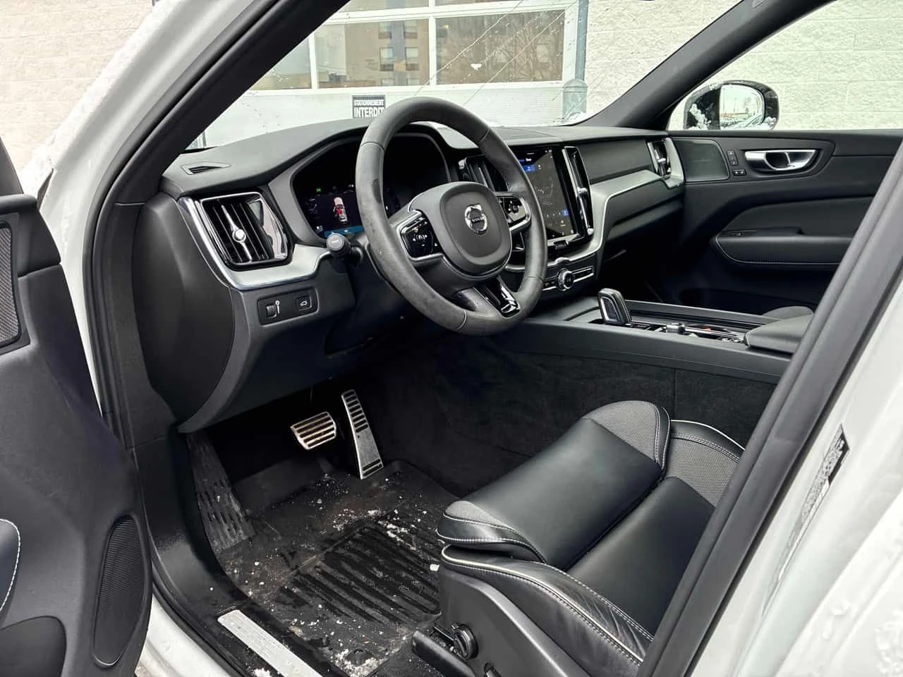 Volvo XC60 R Design  CARFAX, снимка 5 - Автомобили и джипове - 53977621