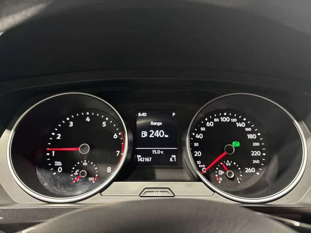 VW Tiguan * S 4MOTION / Clean Carfax / Back Up Camera / Heat, снимка 15 - Автомобили и джипове - 54039526