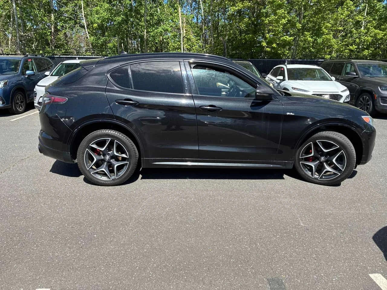 Alfa Romeo Stelvio * Ti Carbon* АВТОКРЕДИТ БЕЗ ПЪРВОНАЧАЛНА ВНОСКА* , снимка 3 - Автомобили и джипове - 54720513