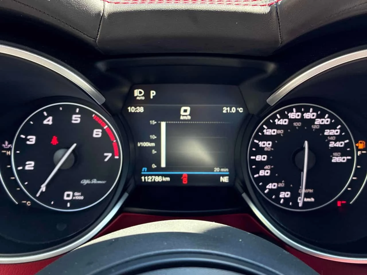 Alfa Romeo Stelvio * Ti Carbon* АВТОКРЕДИТ БЕЗ ПЪРВОНАЧАЛНА ВНОСКА* , снимка 8 - Автомобили и джипове - 54720513