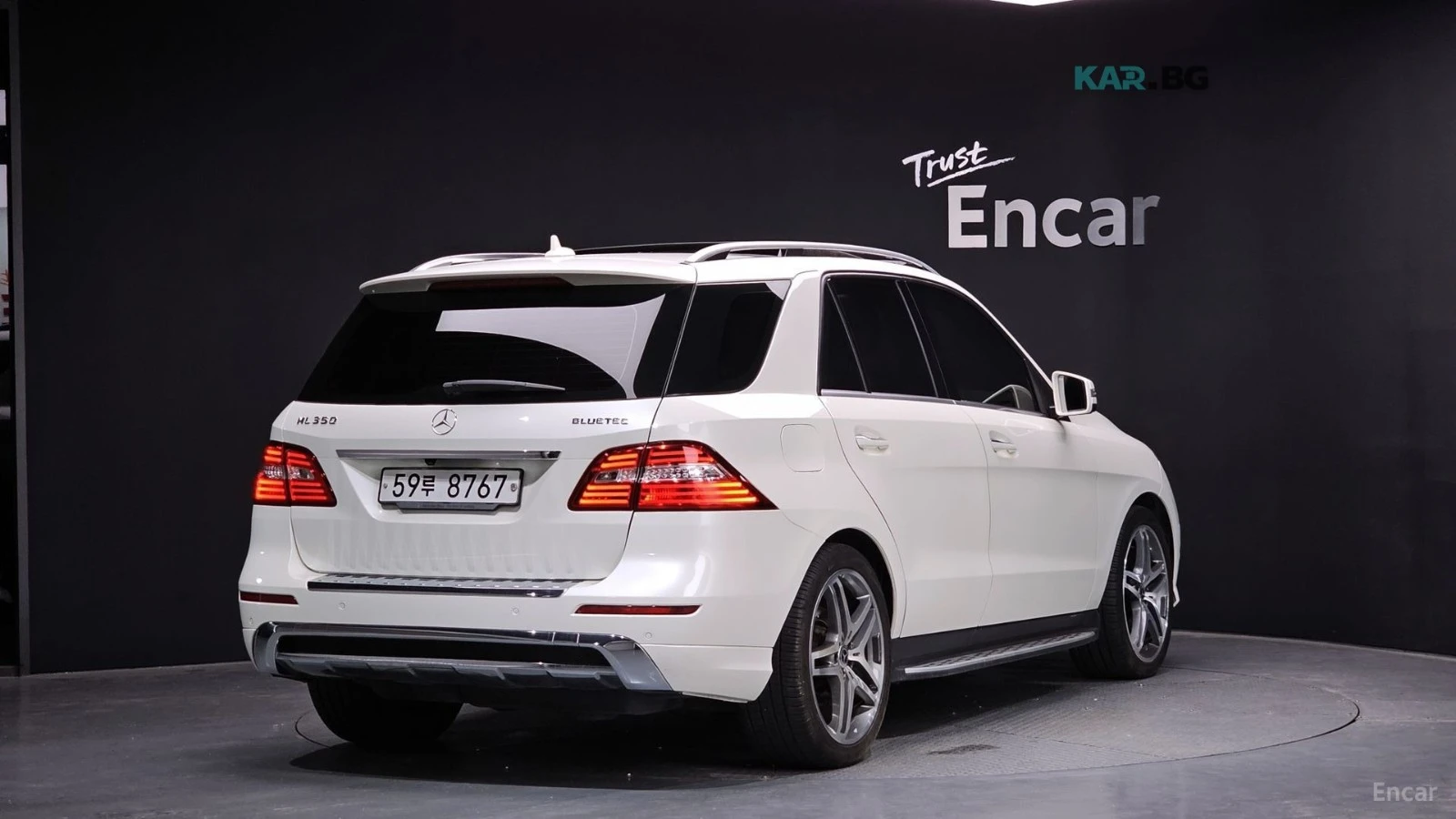 Mercedes-Benz ML 350 AMG LINE/4MATIC/KEYLESS/PANO/LANE DEPARTURE, снимка 2 - Автомобили и джипове - 54763133