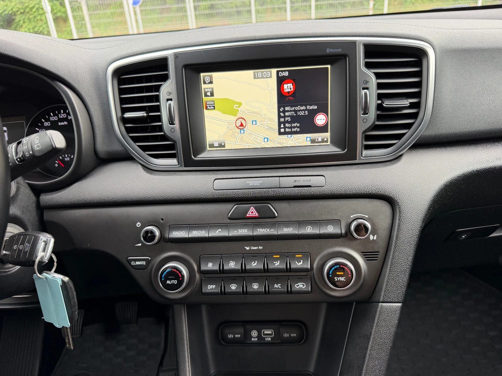 Kia Sportage 1.7CRDI* Navi* Top* LED* Evro6, снимка 11 - Автомобили и джипове - 54782569