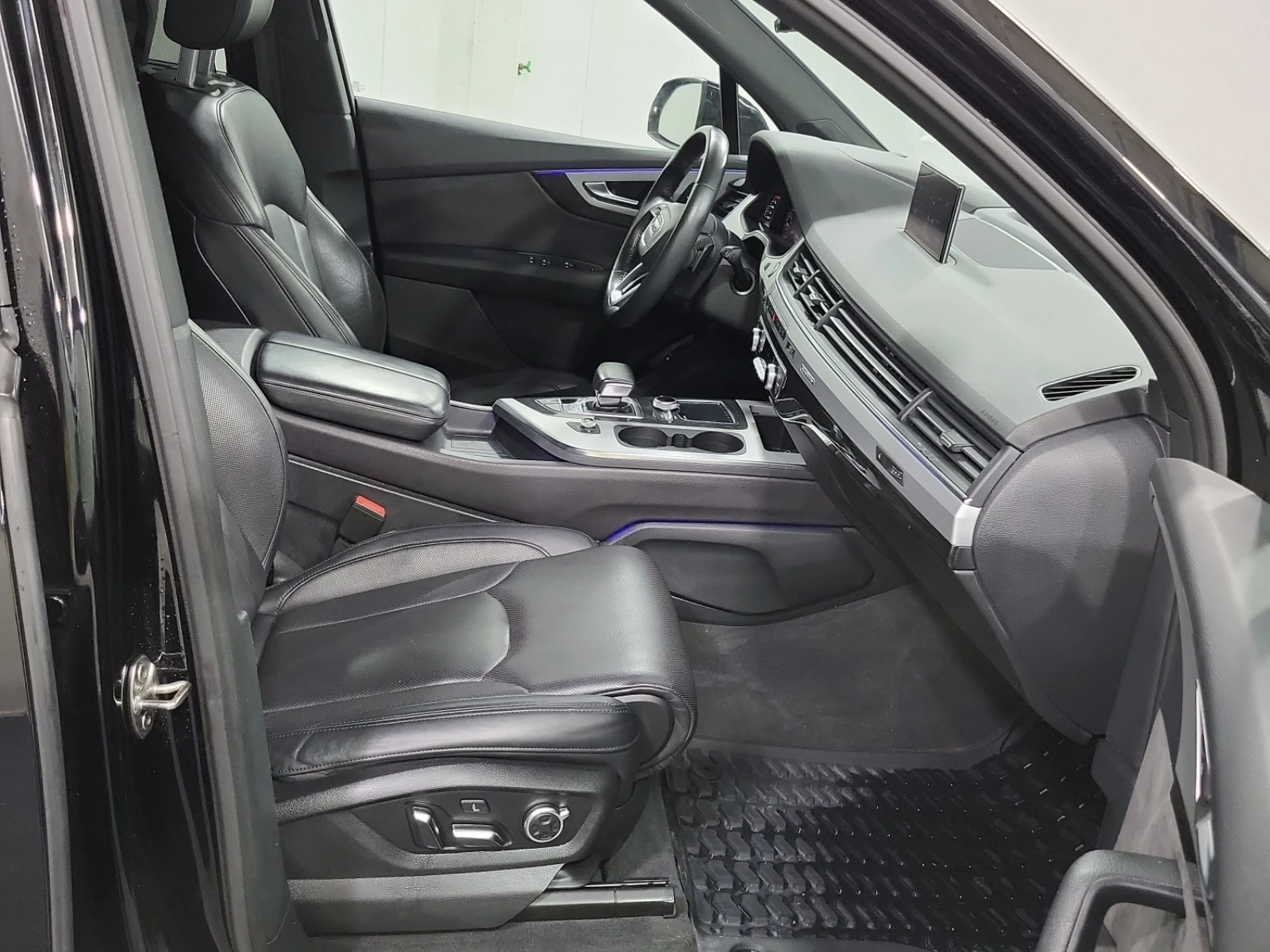 Audi Q7 TECHNIK * HEAD UP * 6+ 1 * BLIND SPOT * CARFAX * , снимка 8 - Автомобили и джипове - 54793822