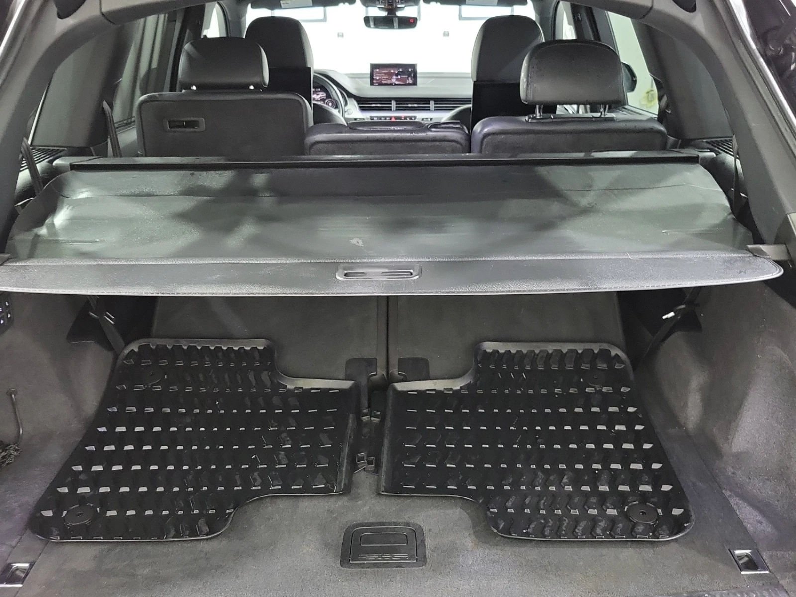 Audi Q7 TECHNIK * HEAD UP * 6+ 1 * BLIND SPOT * CARFAX * , снимка 10 - Автомобили и джипове - 54793822