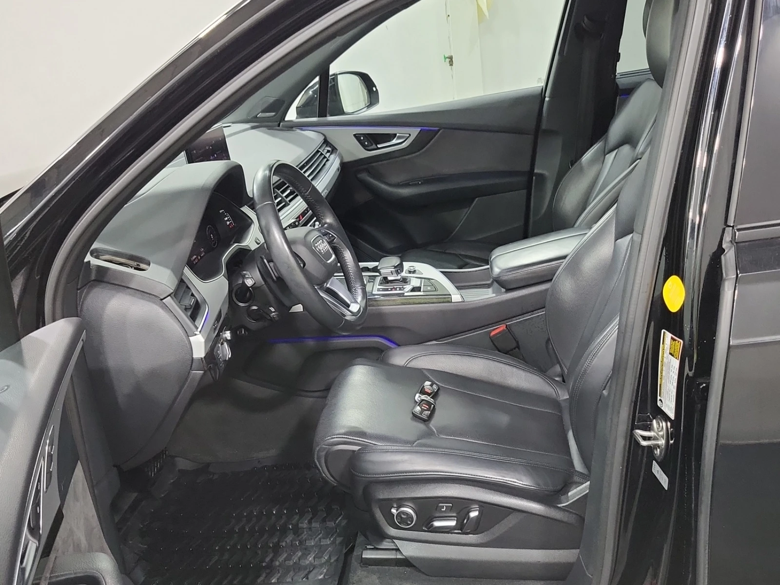 Audi Q7 TECHNIK * HEAD UP * 6+ 1 * BLIND SPOT * CARFAX * , снимка 5 - Автомобили и джипове - 54793822