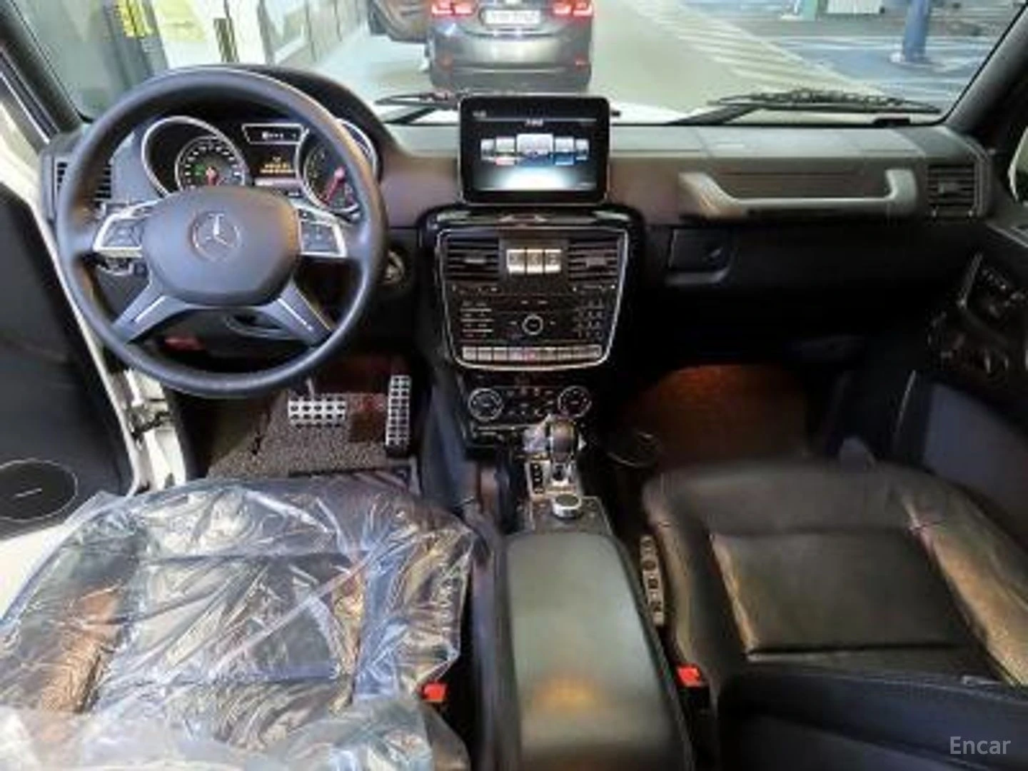 Mercedes-Benz G 350 DIESEL* AMG LINE* PANO* LANE ASS* , снимка 7 - Автомобили и джипове - 55436452