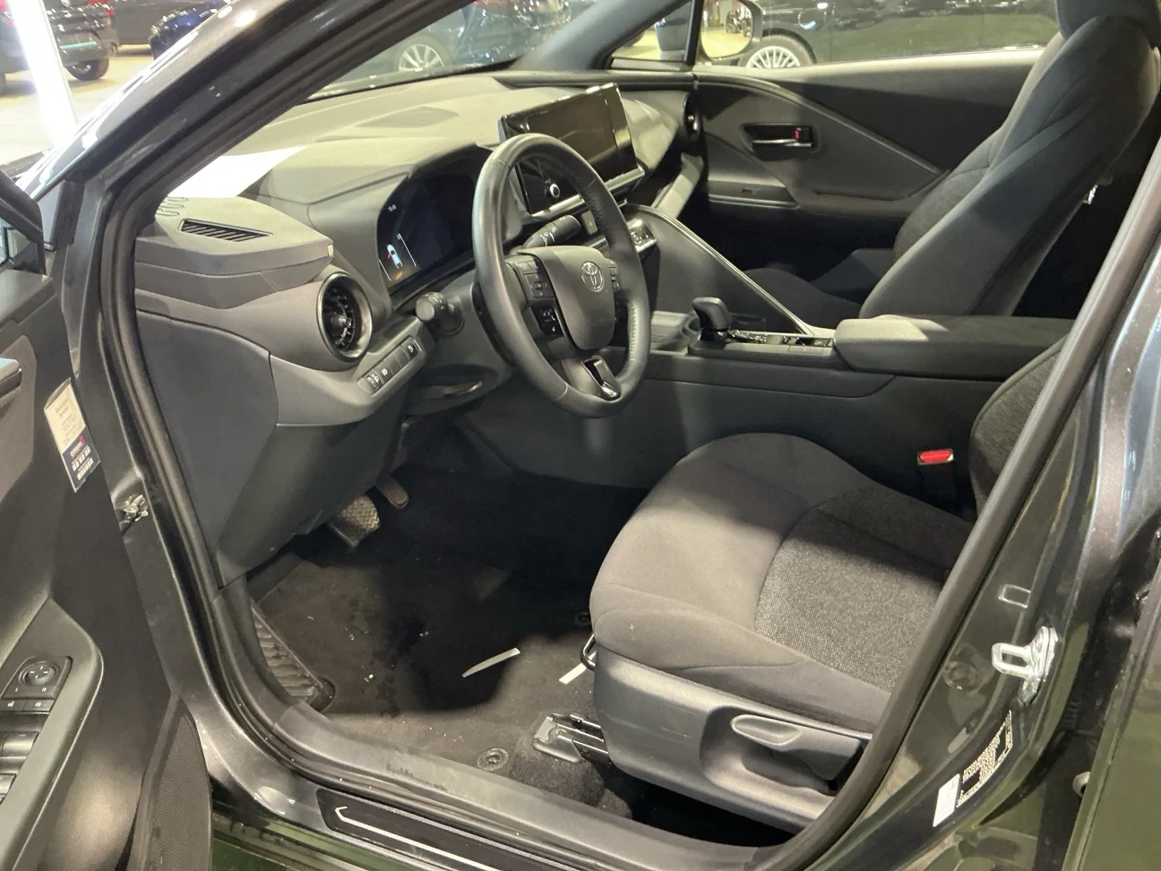 Toyota C-HR 1.8L Hybrid Dynamic e-CVT Navi, снимка 5 - Автомобили и джипове - 56163729