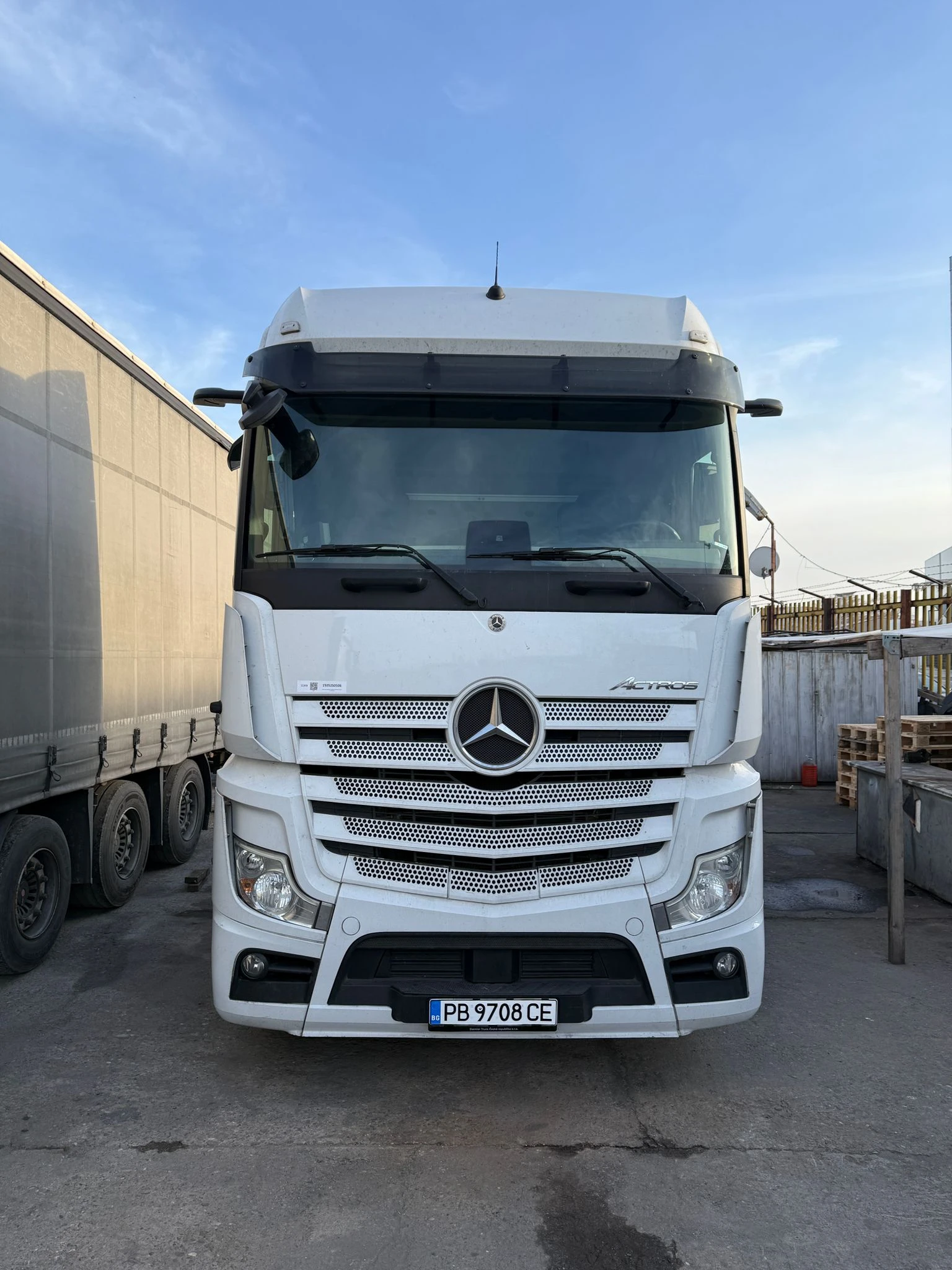 Mercedes-Benz Actros 1845 - изображение 2