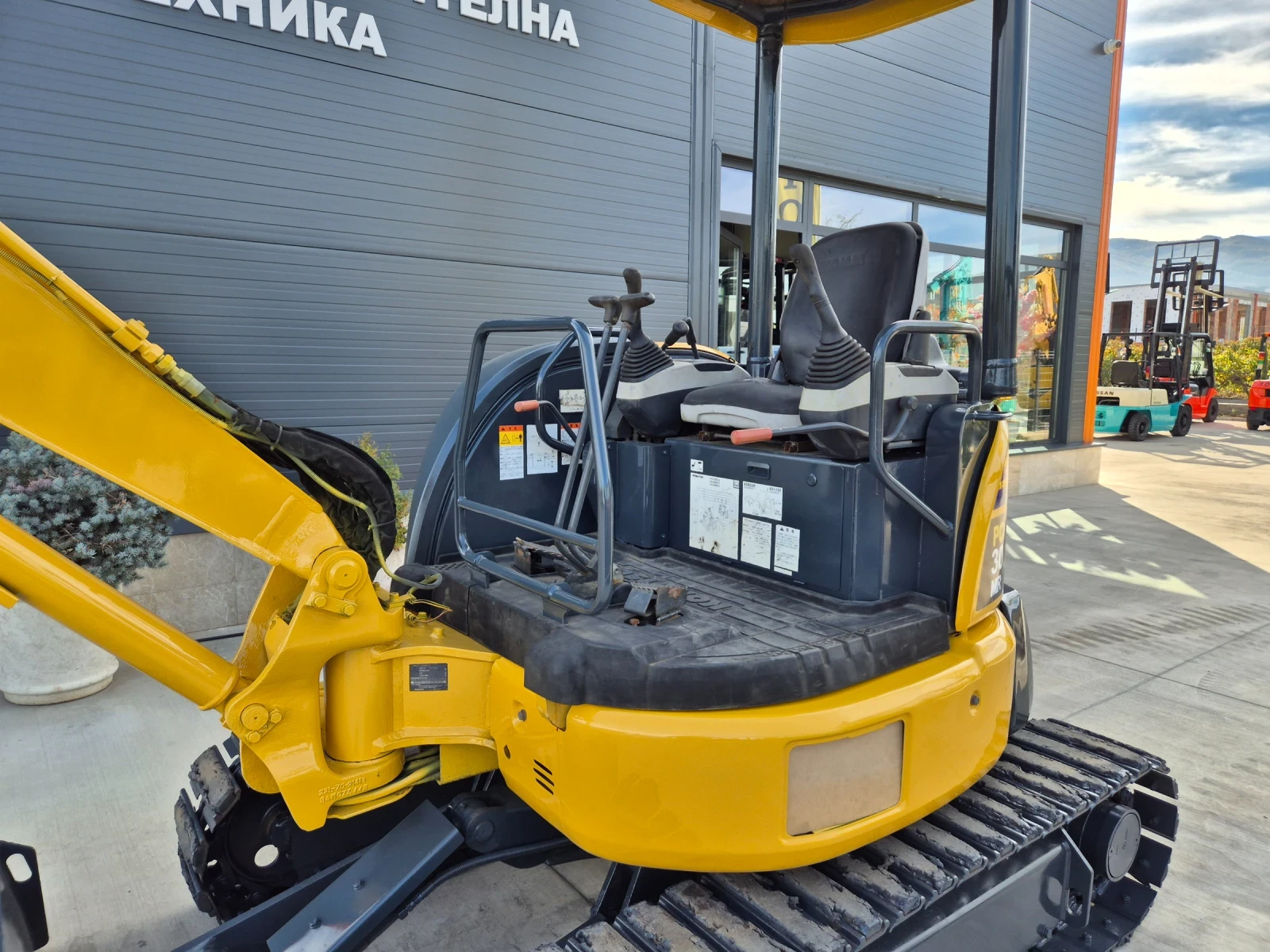  Komatsu PC30MR /    / 3  /  ! | Mobile.bg   11