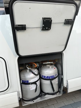 Кемпер Carthago Carthago I 144QB, 3.5 т , Автомат, снимка 17