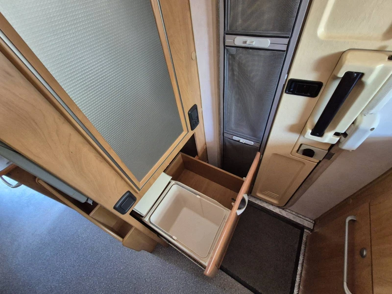 Кемпер HYMER / ERIBA B640 Star Line, снимка 11 - Каравани и кемпери - 50716774