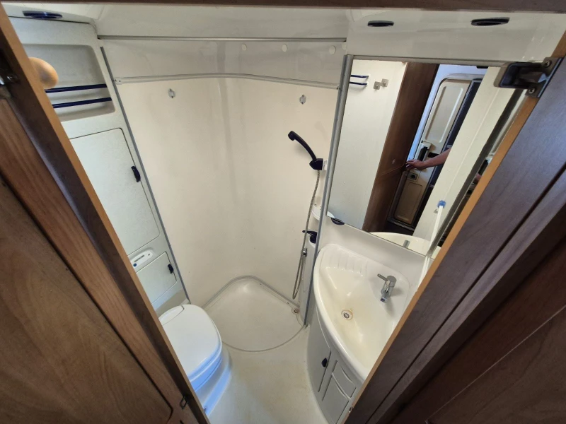 Кемпер HYMER / ERIBA B640 Star Line, снимка 15 - Каравани и кемпери - 50716774